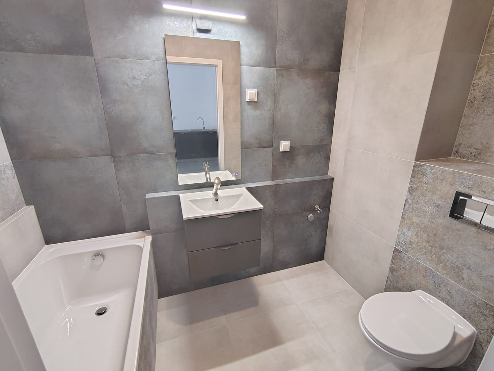 Apartament 40,5 m² do wprowadzenia, I piętro, 2 pokoje z balkonem w budynku z windą