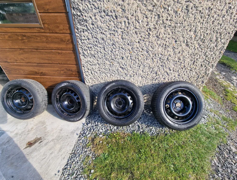 Opony zimowe-rozmiar:16,komplet opon z felgami stalowymi