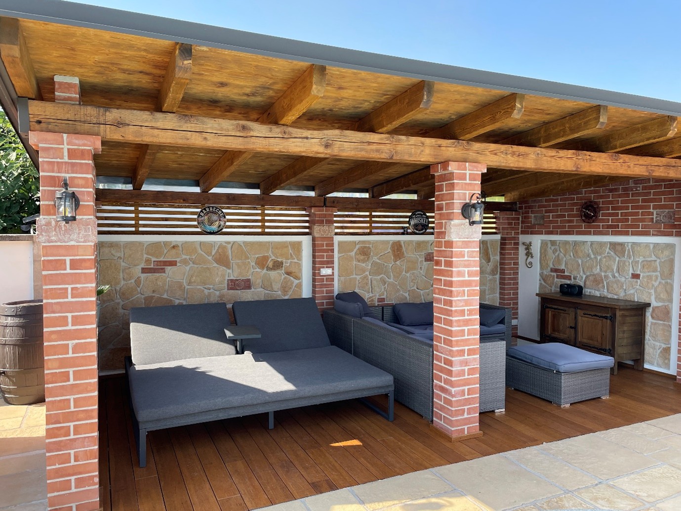 Kamień dekoracyjny Dzikówka – rustykalne płytki na ściany i elewacje